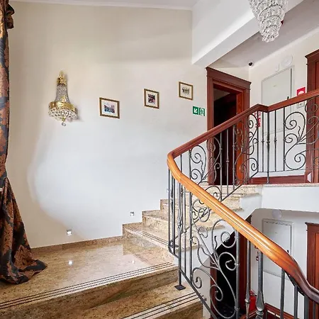 Gerendaház Wozniak *